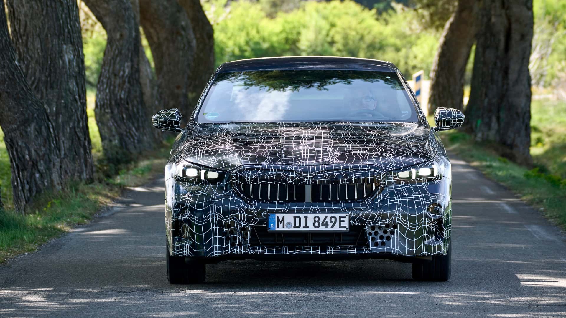 Новий BMW i5 решітка радіатора