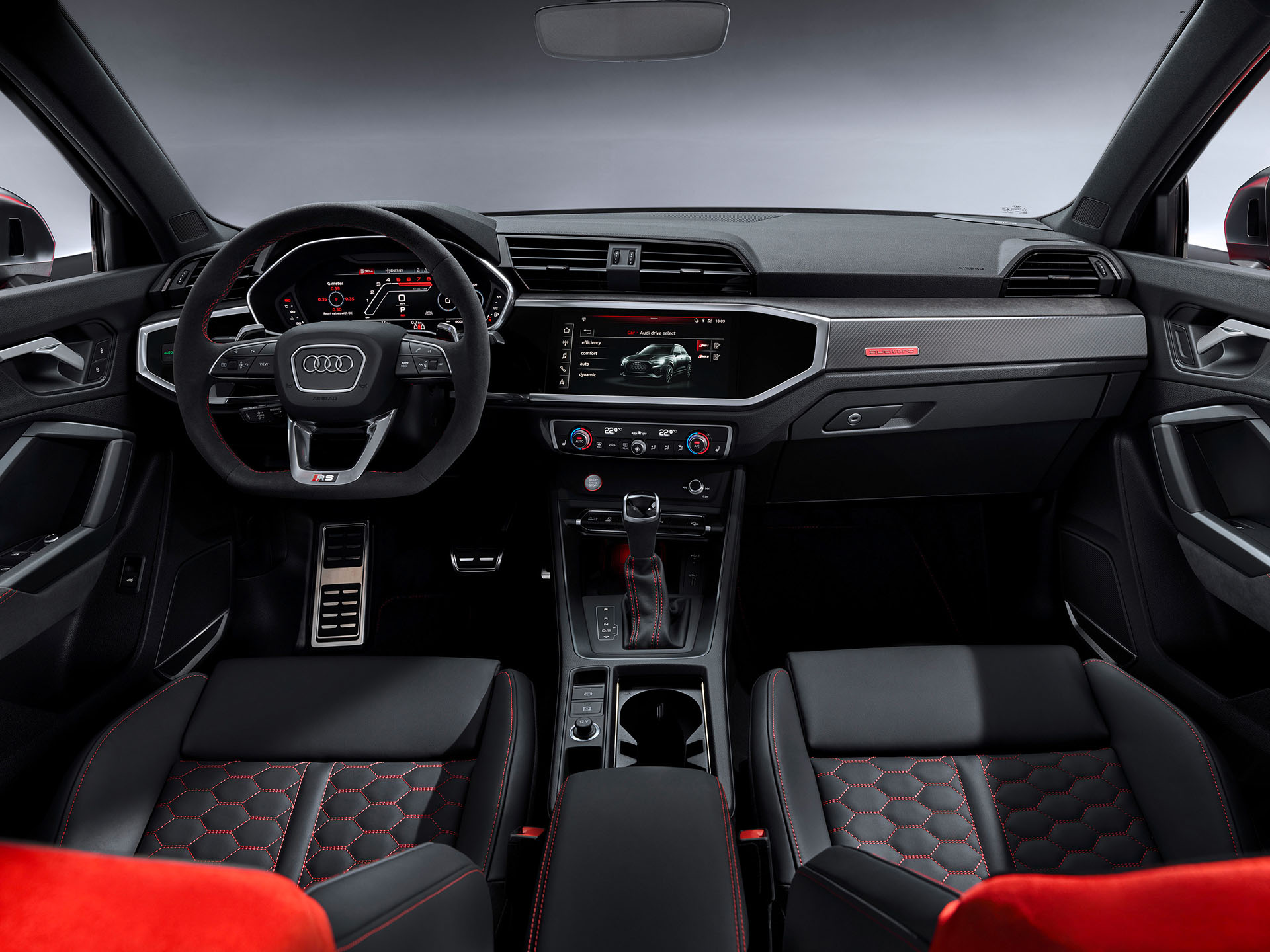 Новый Audi RS Q3 салон