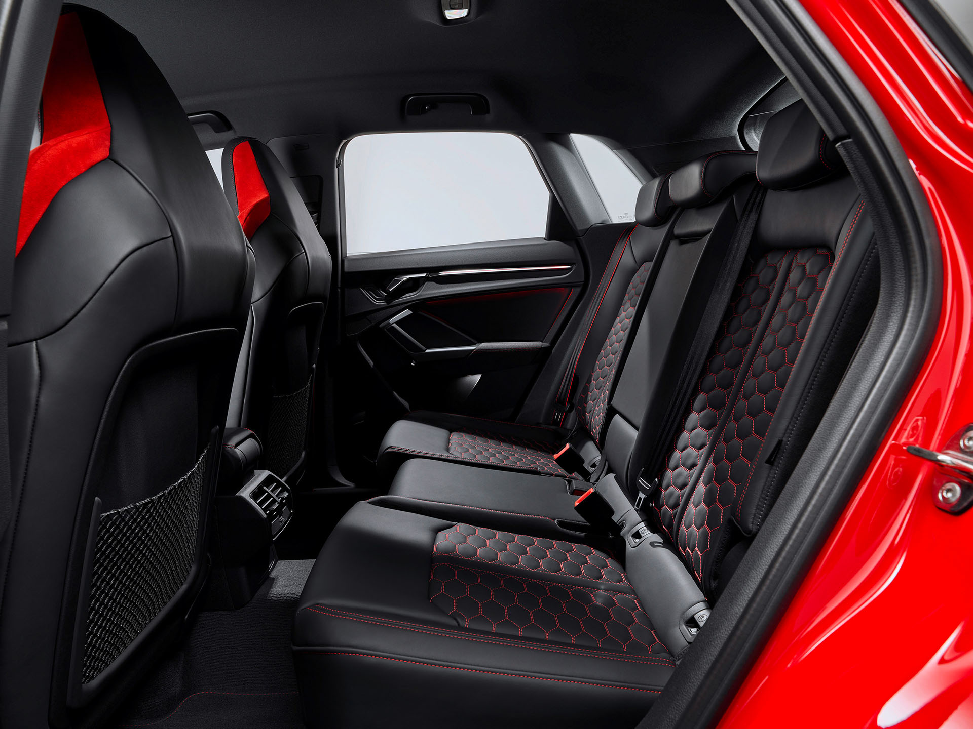 Audi RS Q3 Пространство для всего 