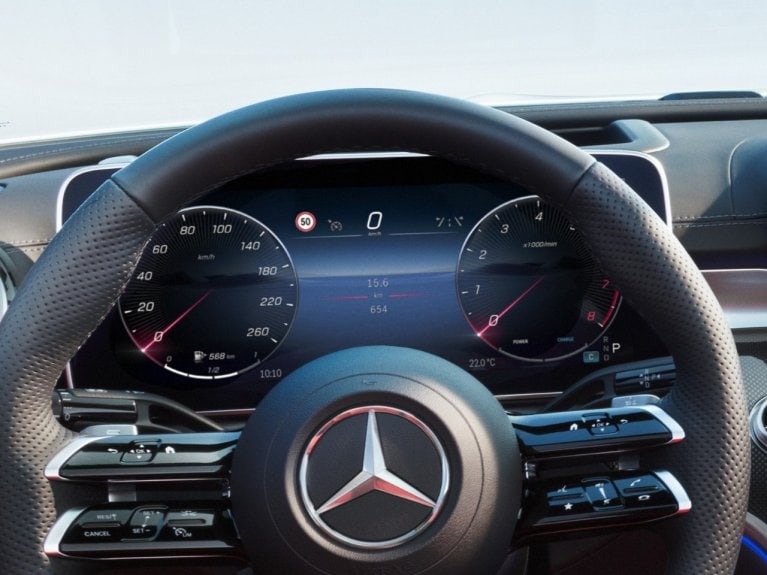 Дисплей водителя 31,2 см (12,3 дюйма) Mercedes-Benz CLE Кабриолет