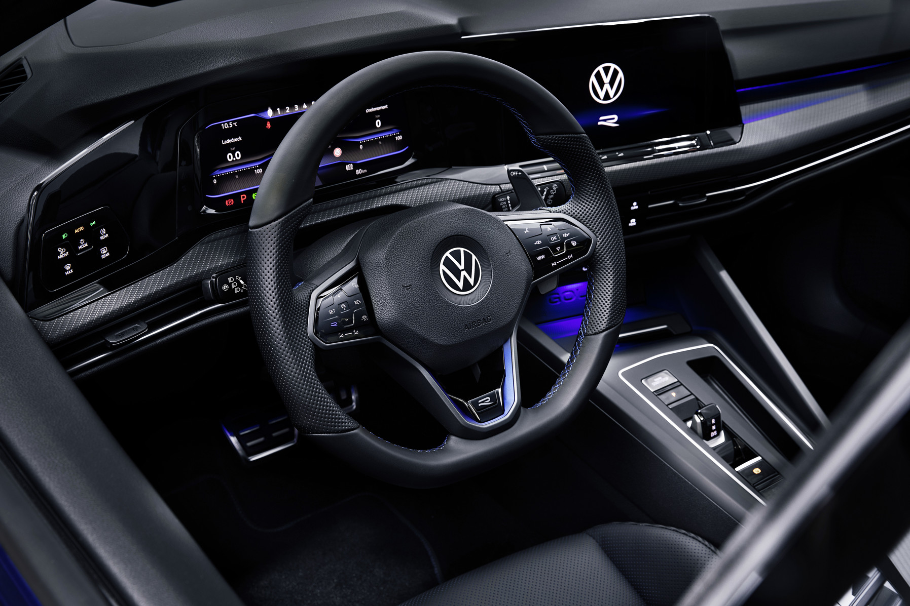 Volkswagen Golf R Обширное пространство